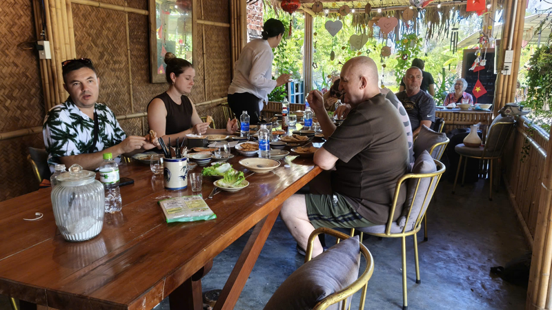 Bong Farm Restaurant (8)